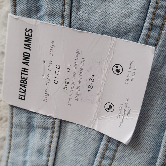 Elizabeth and James Light Wash High Rise Raw Edge Crop Blue Jeans Size 18 NWT - Picture 2 of 7